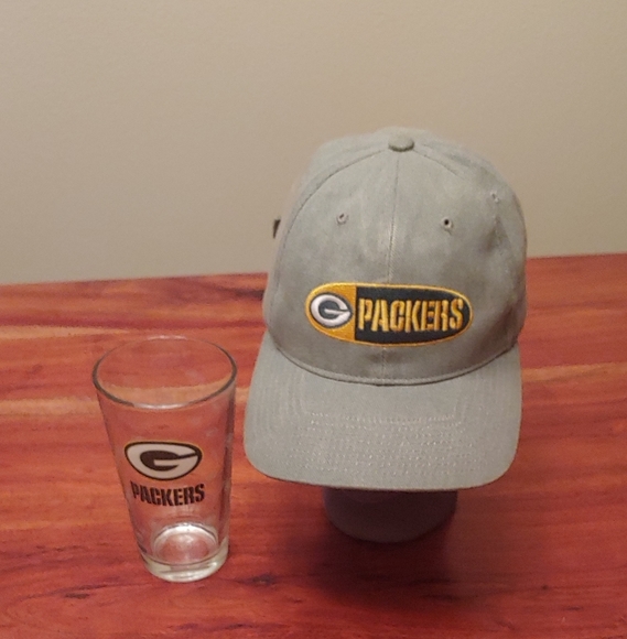 Green Bay Packers Drink Glass and Cap. - Picture 11 of 11